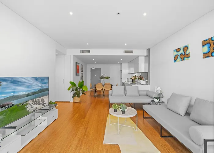 Luxury Oasis In Chinatown